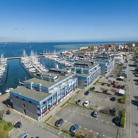 Apartment Boern Brn Fliegender Hollaender Laboe